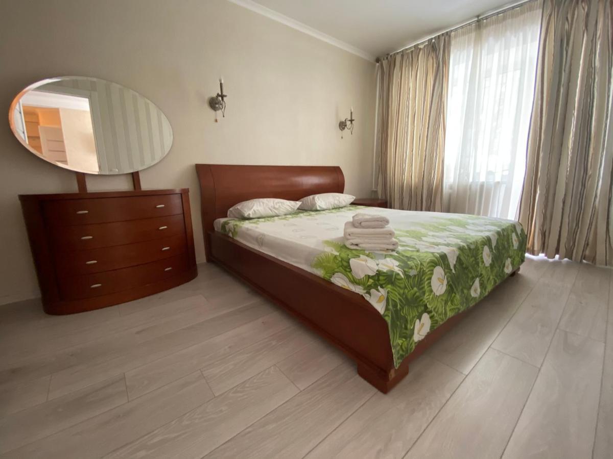 Apartment On Prospiekt Pobiedy 18 키예프 외부 사진